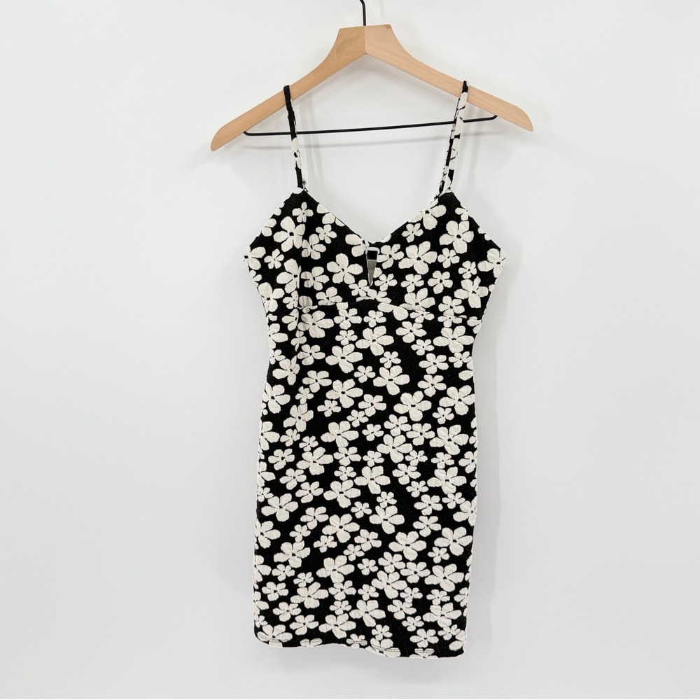 Wild Fable Mini Dress Floral Black White 90s Y2K Bodycon Retro Size S EUC - Picture 2 of 6